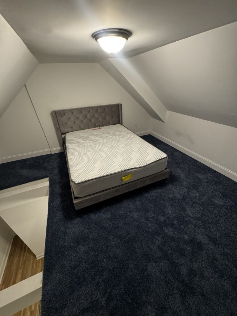 Loft area In Bedroom
